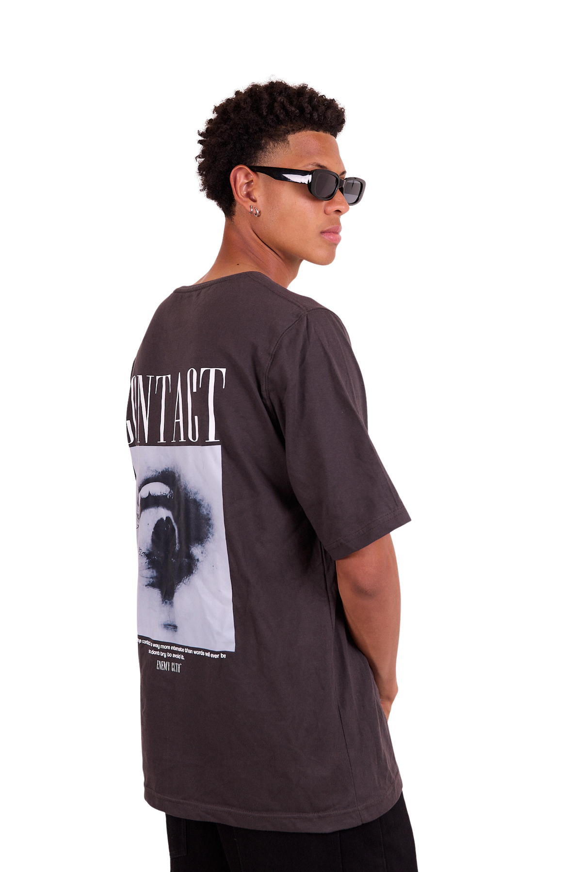 Remera Contact